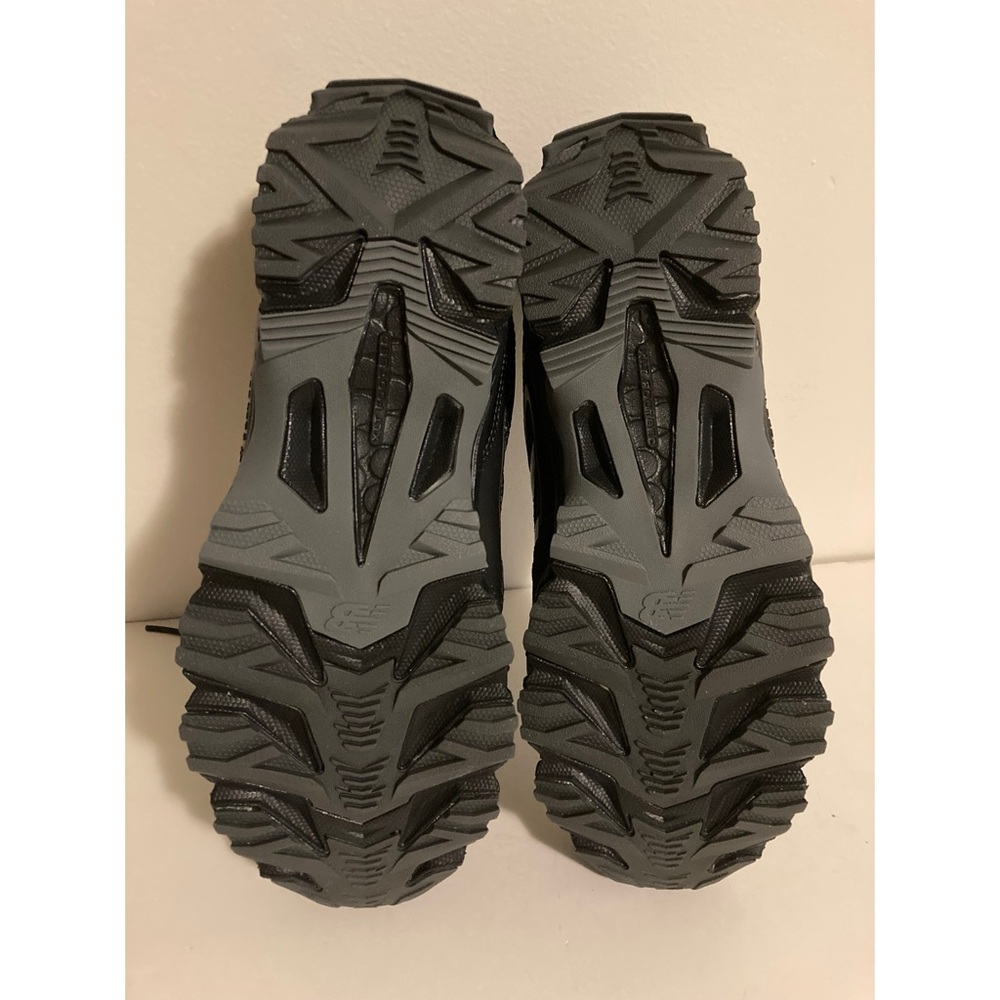 NWT Black New Balance Trail Running Sneaker Size 10 Wide - Picture 4 of 5
